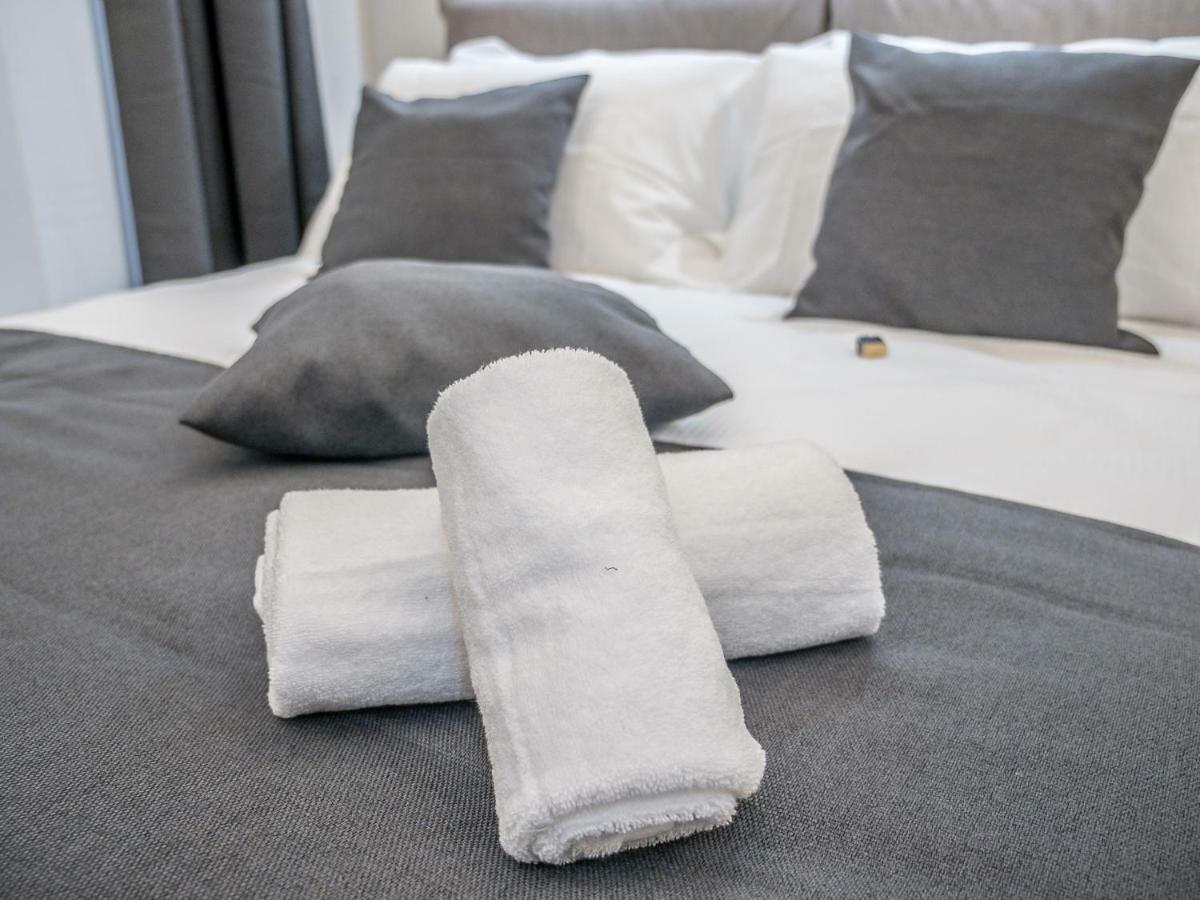 My Luxury Suites Savona Bagian luar foto